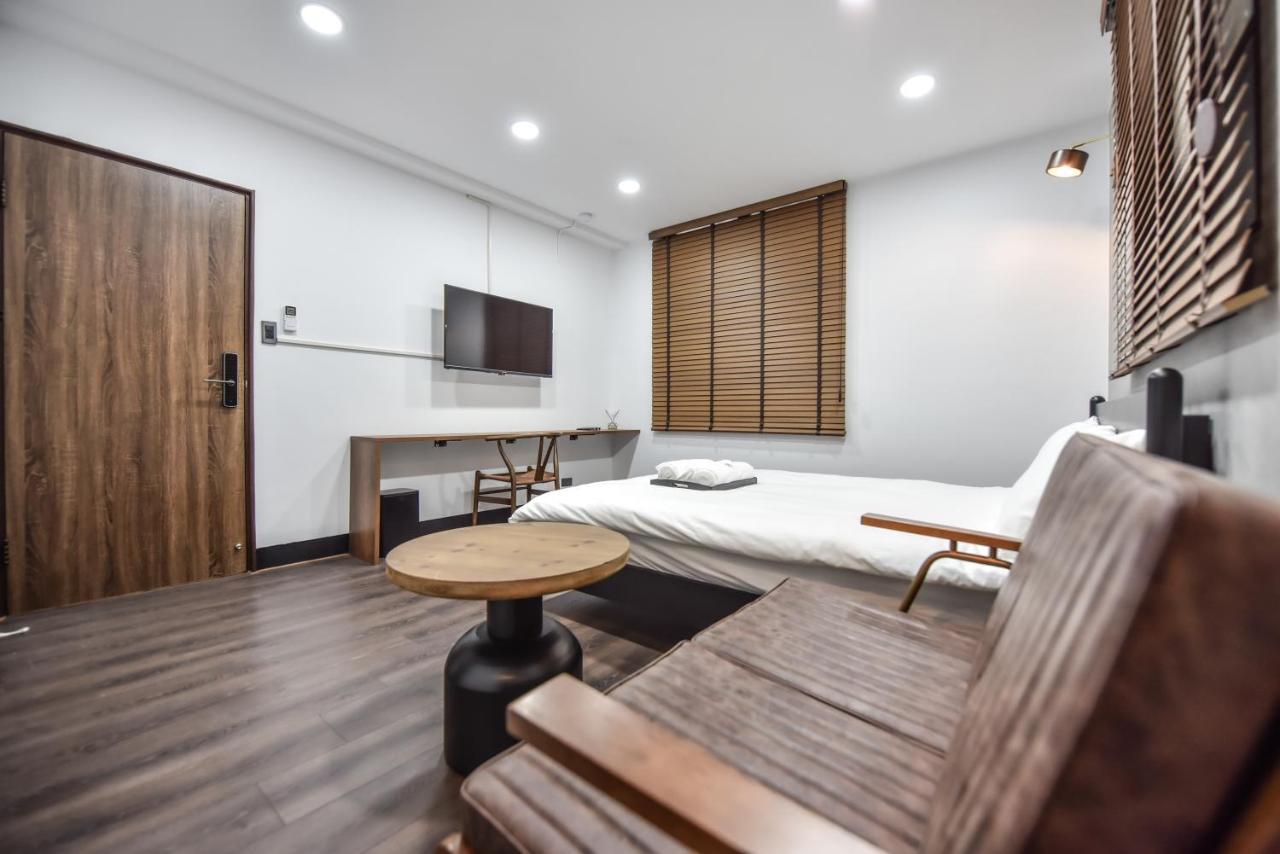 Eryang Homestay 台南 外观 照片